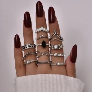 3/$30 🤍 Boho Ring Set
